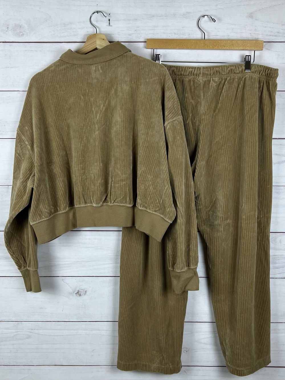 Nike Sweatshirt Womens Beige Corduroy 1/4 Zip XL Pullover and 1X Sweatpants Set - Picture 2 of 12